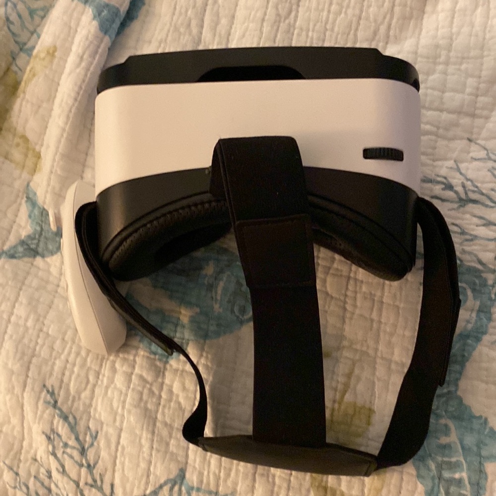 Virtual Reality Headset - Picture 4 of 8